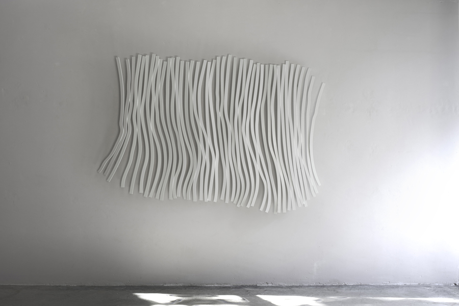 8. 'Vibrations III', painted stainless steel, 180 x 170 x 20 cm, 2015